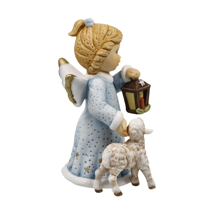 11751181 - Goebel Nina & Marco Winterengelchen Heller Schein im Krippenstall 2025