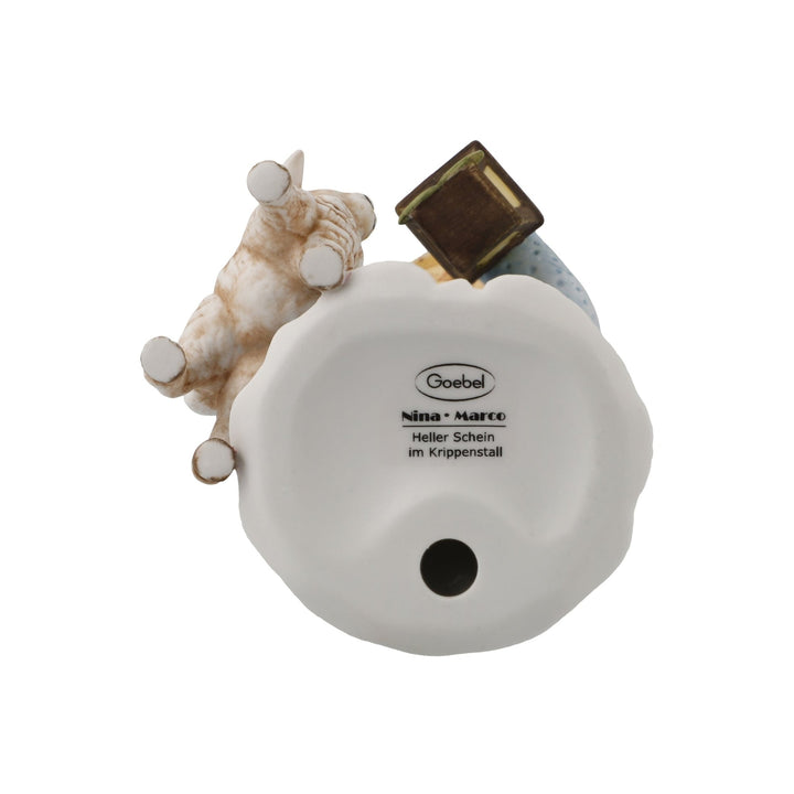 11751181 - Goebel Nina & Marco Winterengelchen Heller Schein im Krippenstall 2025