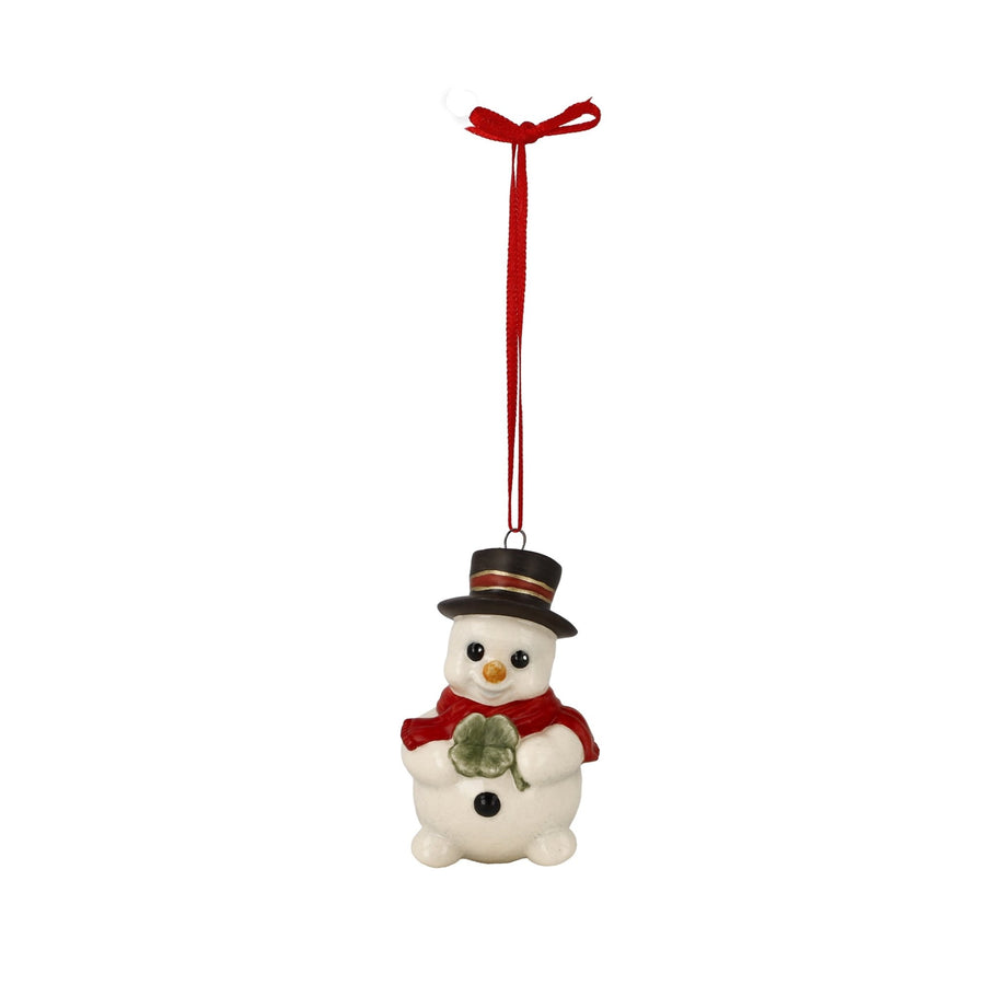 66704711 - Goebel Schneemann, Hänger, Fridolin mit Kleeblatt - 5cm - 2025