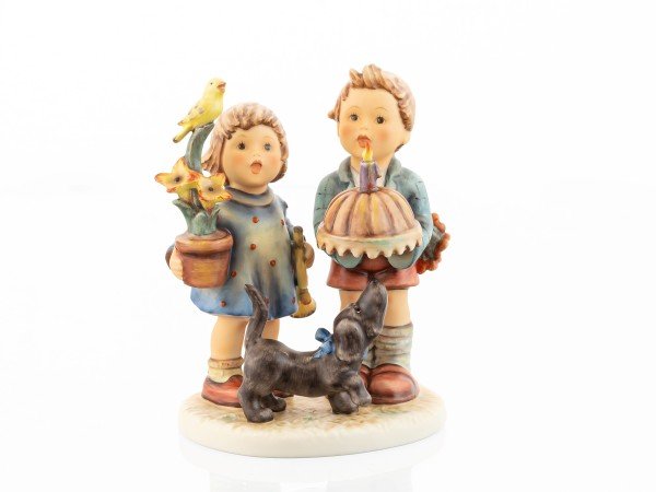 HUM - 1763001 - Hummel Figur Hum 763 – Und viele, viele Jahre noch! - 17,5cm 2025