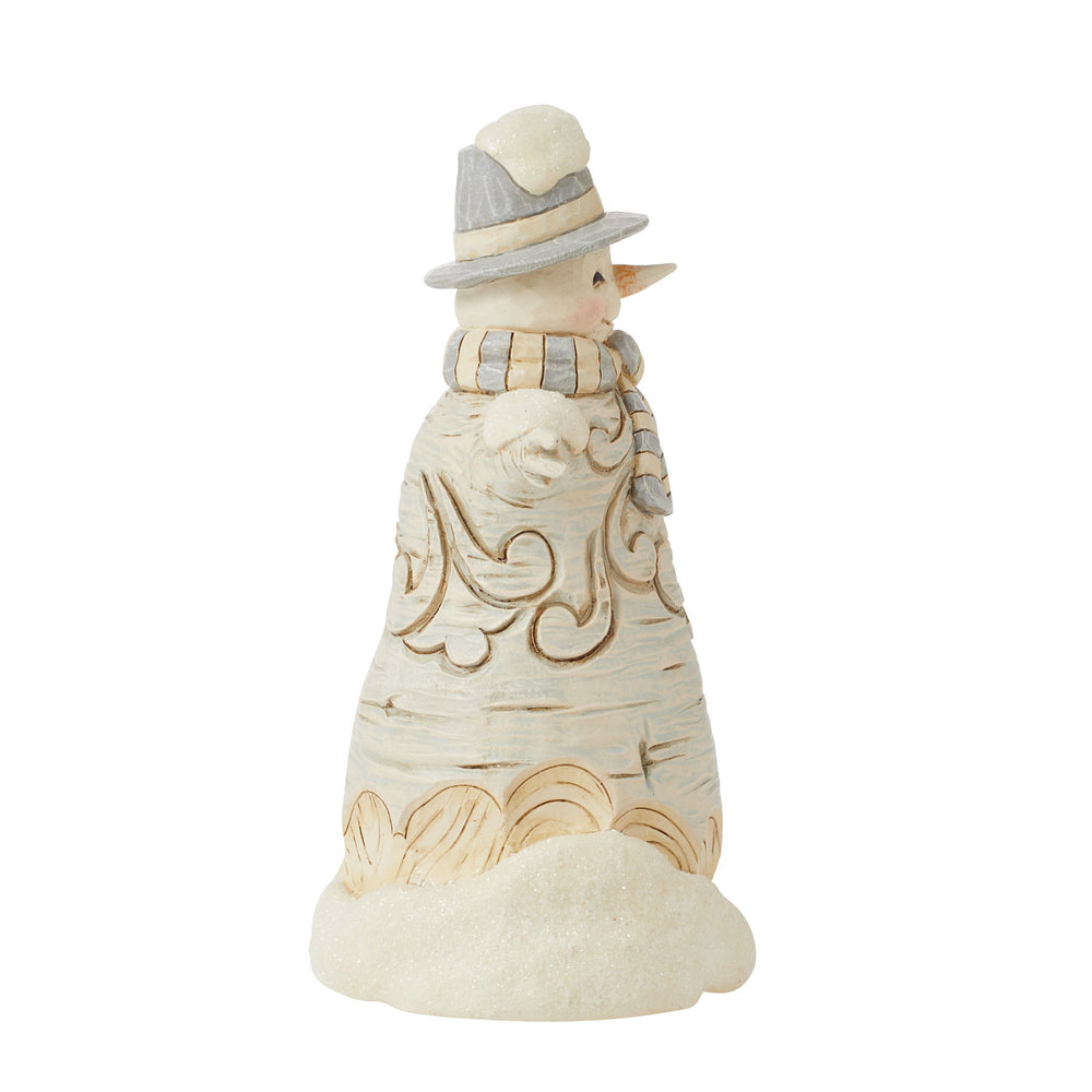 6015155 - Jim Shore - Figur 'White Woodland - Carved Snowman - Geschnitzter Schneemann - 14cm' 2024
