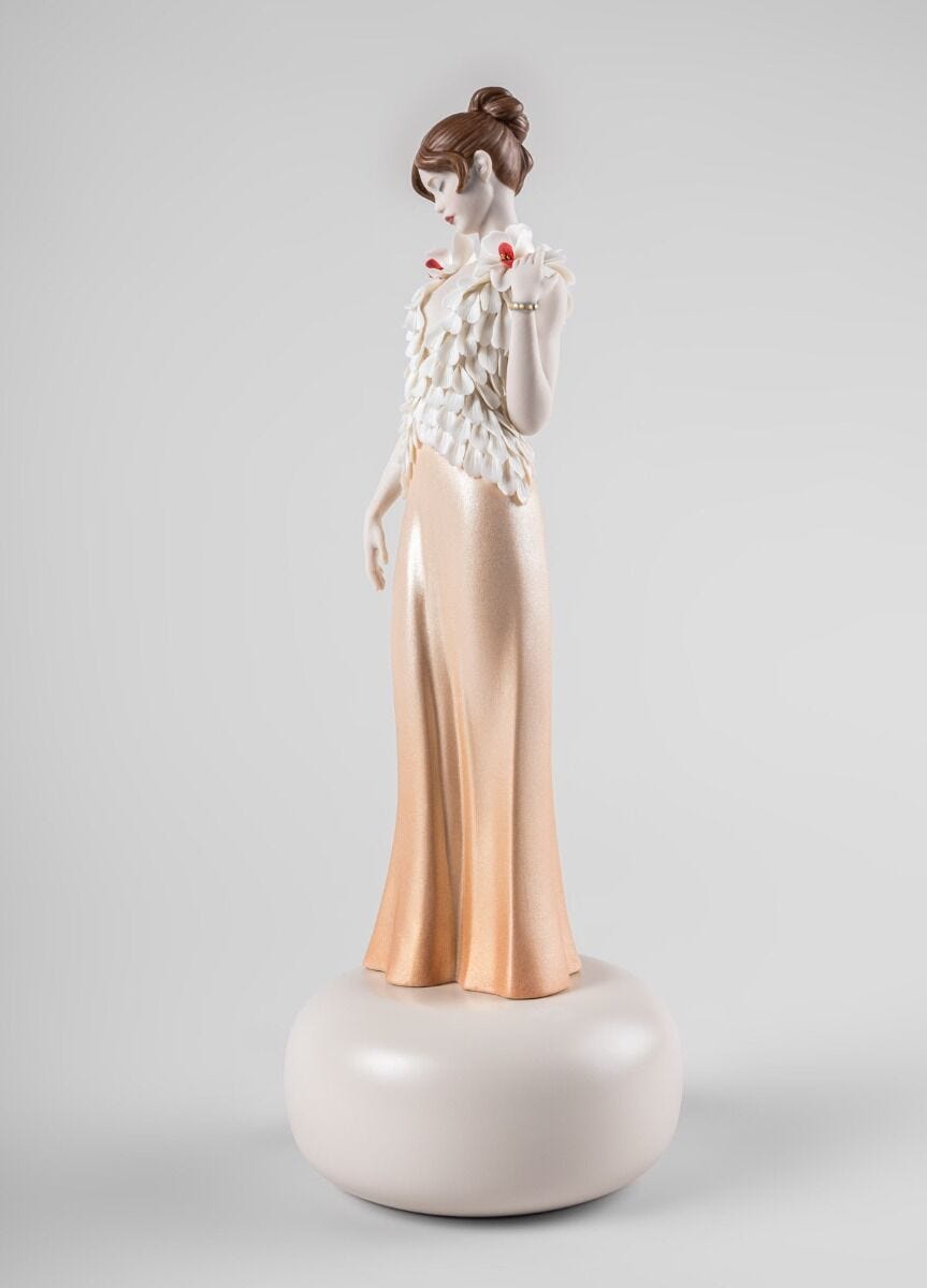 LLADRO® Exquisite Stickerei-Skulptur, Exquisite Embroidery 38cm, limitiert - 01009745-010-09745