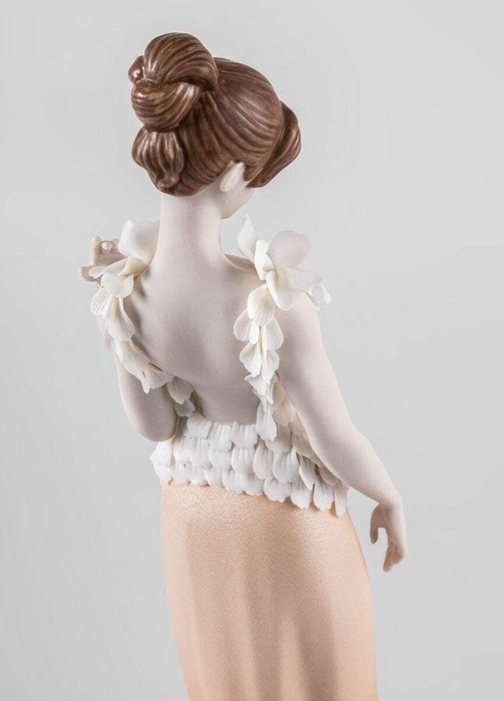 010 - 09745 - LLADRO® Exquisite Stickerei - Skulptur, Exquisite Embroidery 38cm, limitiert - 01009745