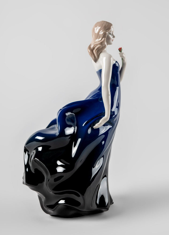 010 - 09744 - LLADRO® Rose Ball Sculpture 33cm 01009744