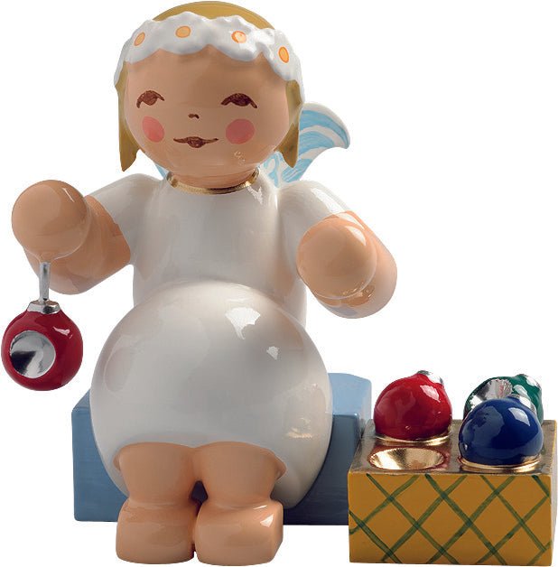 WUK - 634/70/33 - Wendt & Kühn 'Margeritenengel, sitzend, mit Baumschmuck'