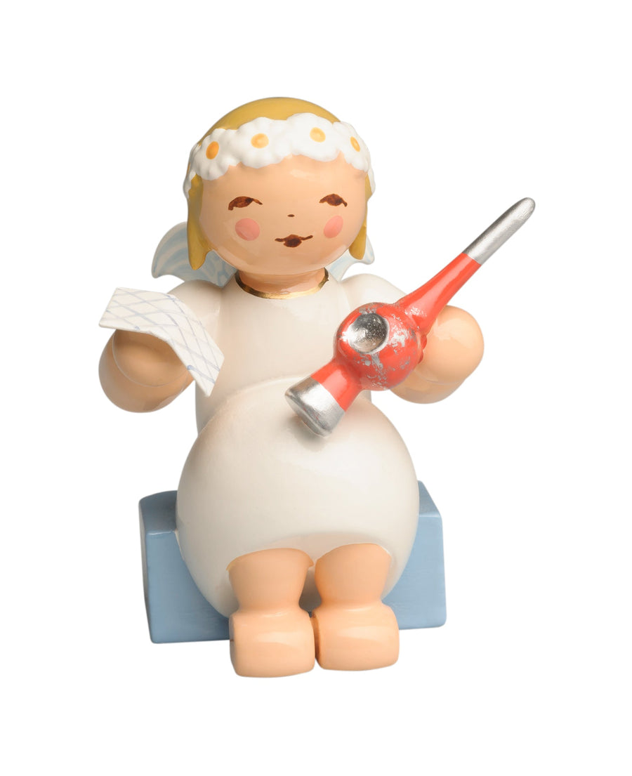 WUK - 634/70/40 - Wendt & Kühn 'Margeritenengel, sitzend, mit Christbaumspitze - 4cm'