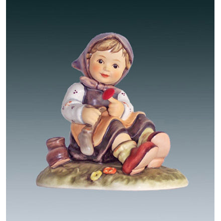 Hummel Figur Den stopf ich für dich 10cm Hum 2246 75 Jahre Edition