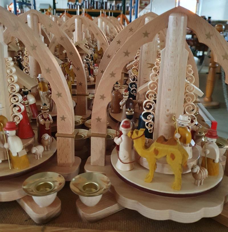 RGL - 16032 - Glässer Volkskunst 'Pyramide Christi Geburt' 27cm