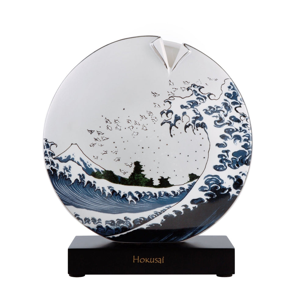 67062101 - Goebel Artis Orbis Katsushika Hokusai Vase 'Die große Welle II, 22,5' 2023