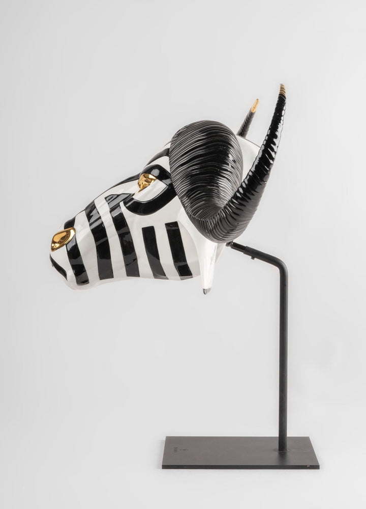 010 - 09594 - LLADRO® Figur »Buffalo mask (black - gold) Sculpture 64cm breit« 01009594