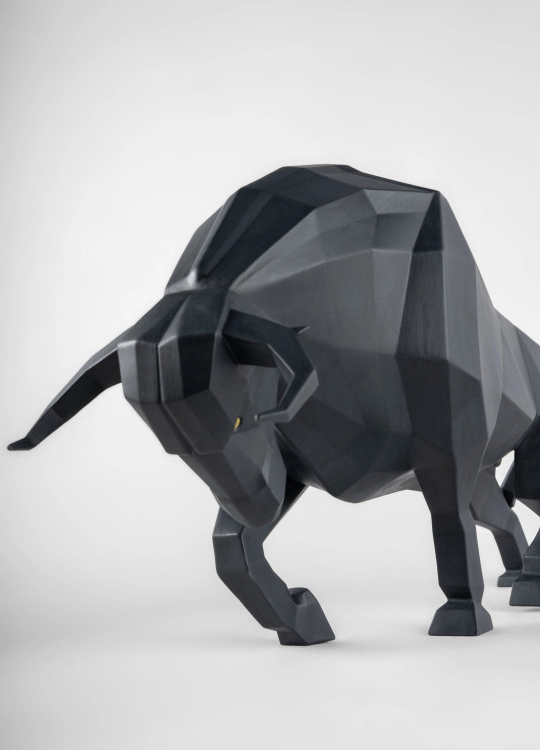 010 - 09593 - LLADRO® Figur »Bull (matte black) Sculpture - Stier (mattschwarz) 50cm lang « 01009593