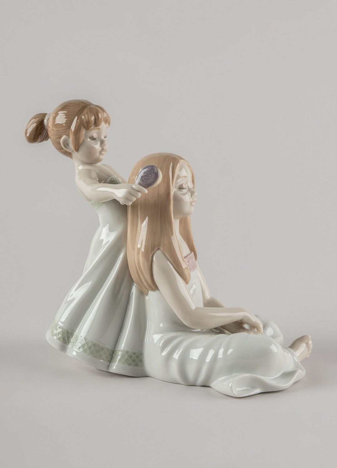 010 - 09587 - LLADRO® Figur »Combing Your Hair Sculpture - Kämme dein Haar - 21cm« 01009587