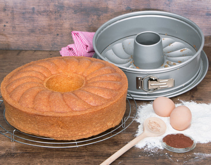 ST - 661356 - Städter 'we love baking Springform ø 28 cm / H 7 cm mit Flach - und Rohrboden'