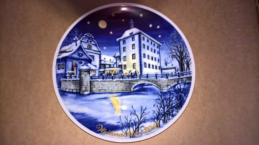 004 - 104870 - Tettau - Weihnachtsteller 'Jahresteller 2015 - Schloß Kochberg - 19 cm Coup'