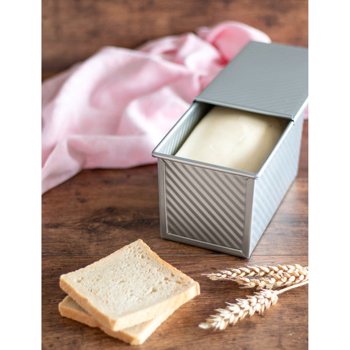 STA - 666191 - Toastbrotform mit Deckel, Städter, "We Love Baking" Metall 2360ml