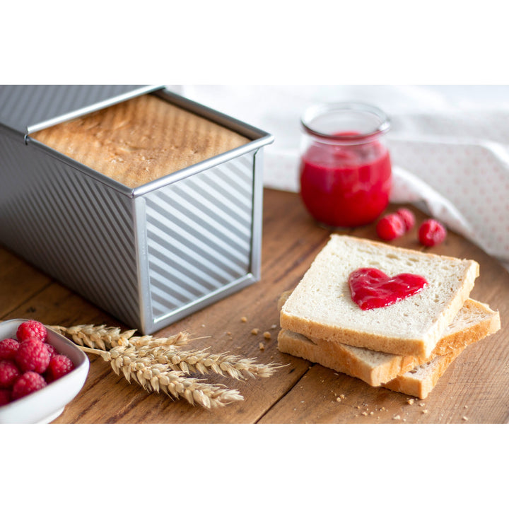 STA - 666191 - Toastbrotform mit Deckel, Städter, "We Love Baking" Metall 2360ml