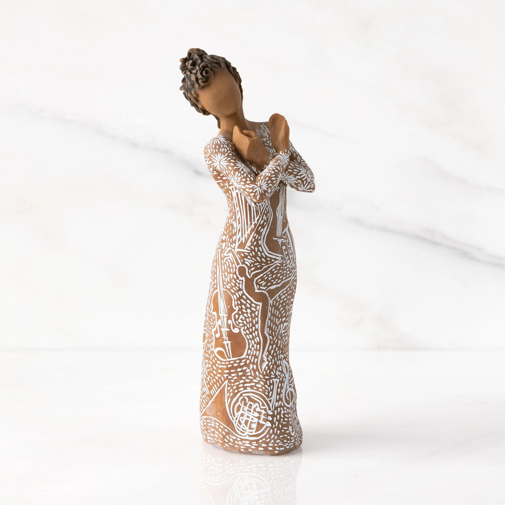 WT - 28232 - Willow Tree 'Musik spricht Figur (dunklere Haut und Haare) 18cm' 2023
