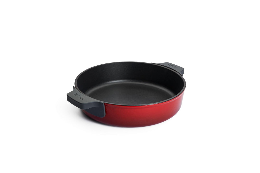 WO828CI - 010 - WOLL 'Iron Kasserolle mit Deckel in Chili Red Ø 28 cm, 7 cm 3,8 Lt'