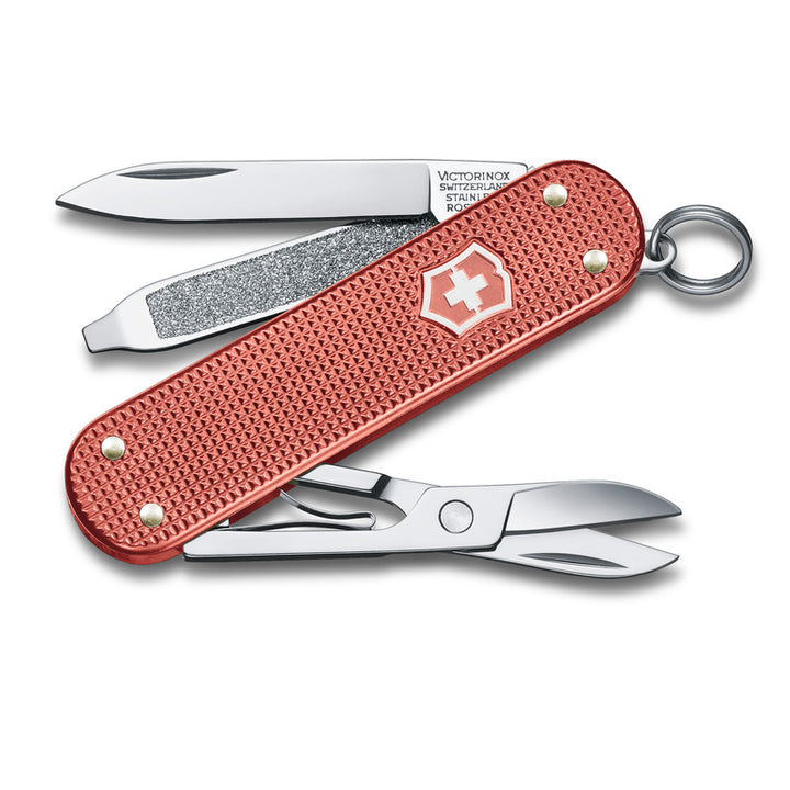 Victorinox Classic SD，58 毫米，Alox 限量版 2025，石红色