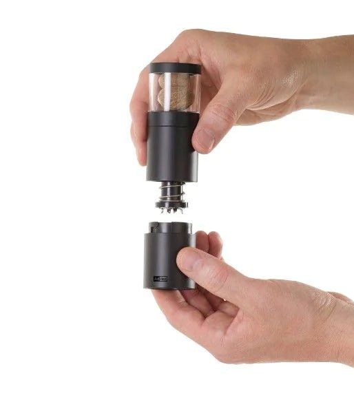 AdHoc - PM97X - AdHoc, Geschenkset Muskatmühle Muskatino black mit 3 Stck. edle Muskatmühle