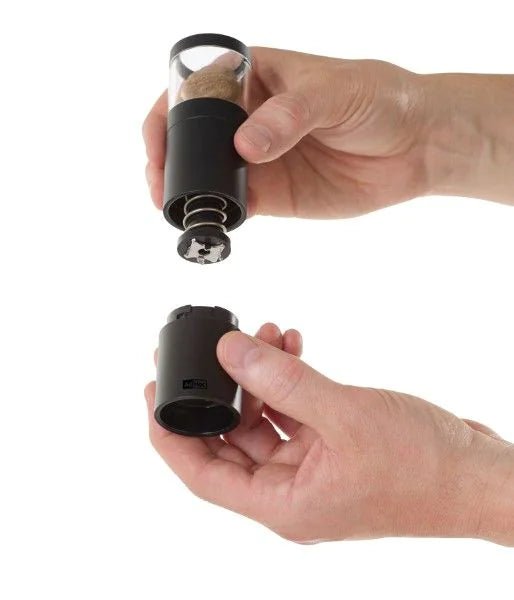 AdHoc - PM97X - AdHoc, Geschenkset Muskatmühle Muskatino black mit 3 Stck. edle Muskatmühle