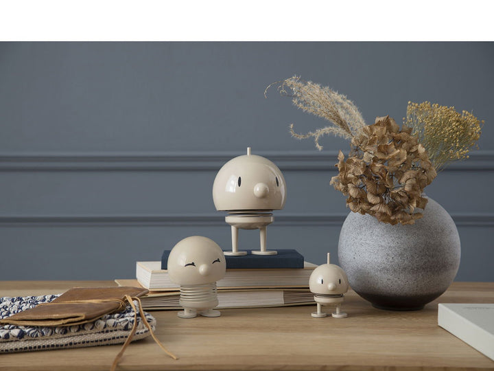 F&amp;H-26037 - F&amp;H Group, Hoptimist Wackelfigur, 10x10x15cm, groß, Farbe Latte