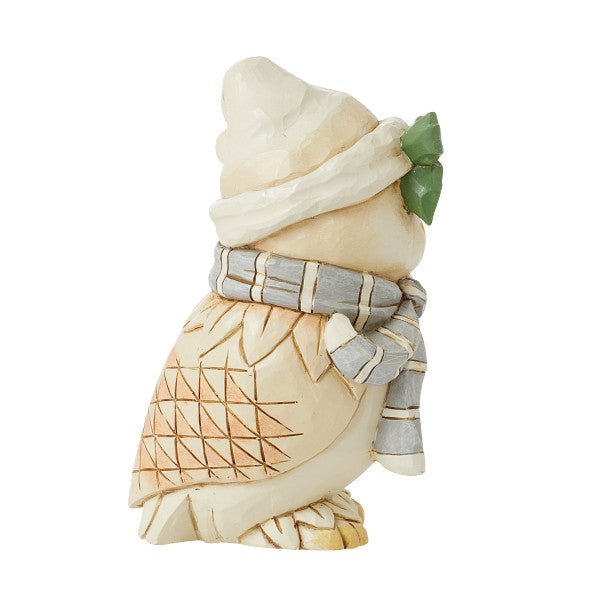 6015156 - Jim Shore - Figur 'White Woodland Owl with Scarf Figurine - Weiße Waldkauz mit Schal Figur - 12cm' 2024