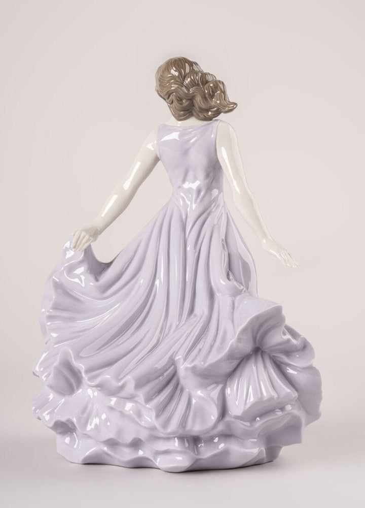 010-09806 - LLADRO® Figur Dansa i vinden, skulptur, 33 cm - 01009806 - 2026 Årsobjekt