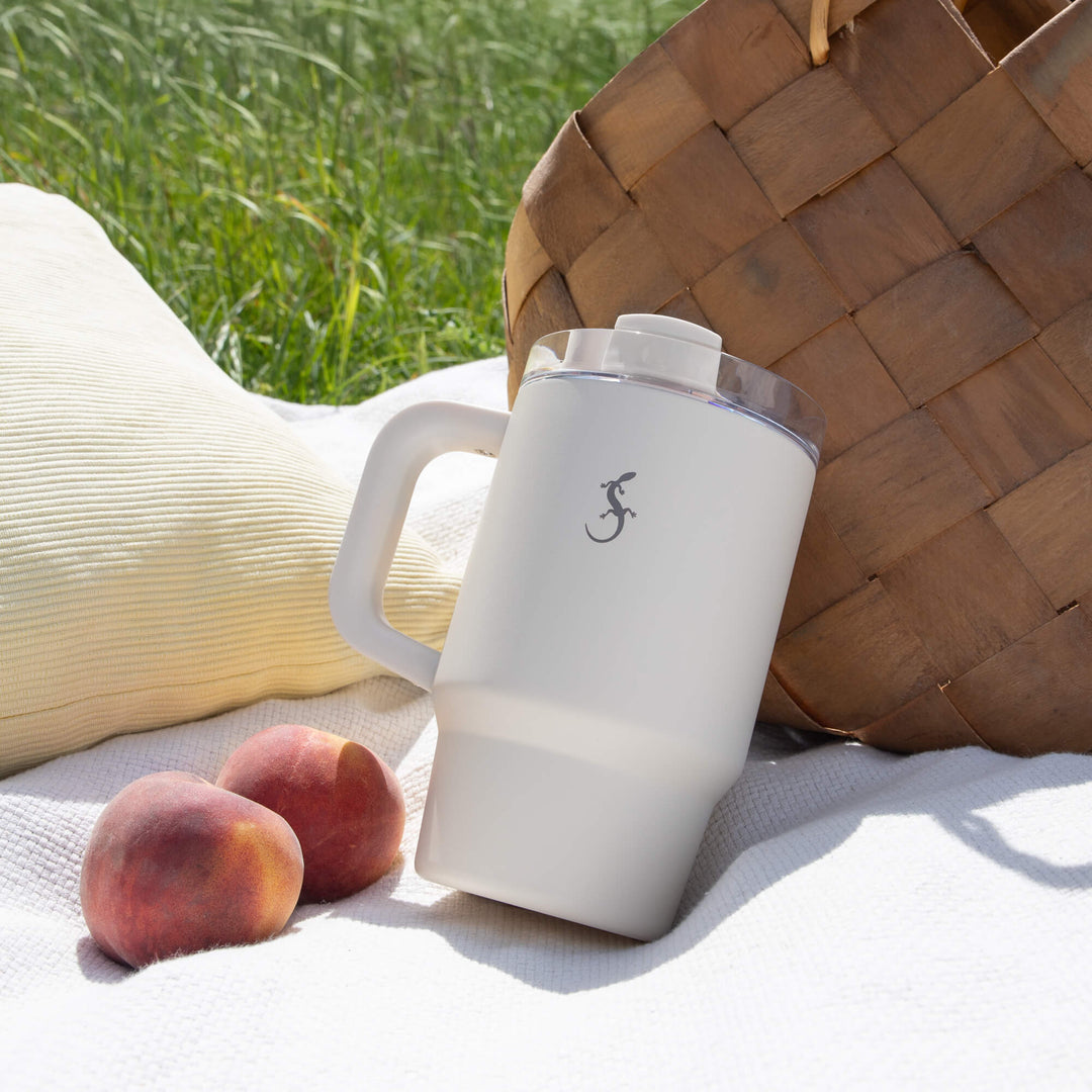 Lurch Insulating cup Big Cup Mini 0.8l with a drinking straw and powder coating, Ivory
