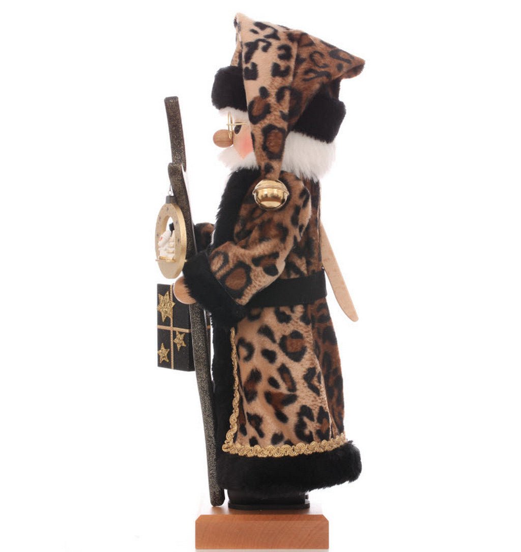 ULB - 000884 - Ulbricht 'Nussknacker Weihnachtsmann Wild Leo - 48,0cm' 2025 limitiert