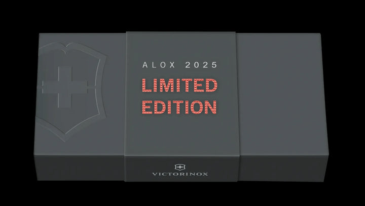 VX0.8231.L25 - Victorinox Pioneer X, 93 mm, Alox Limited Edition 2025, Stone Red