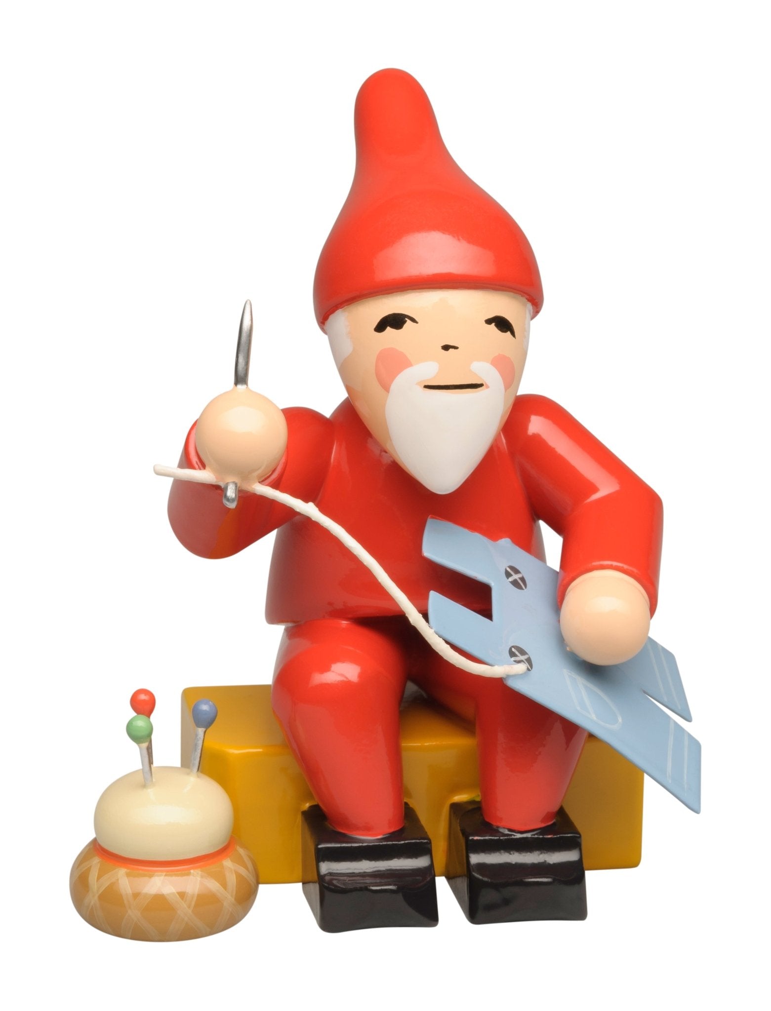 WUK - 5243/23 - Wendt & Kühn 'Heinzelmännchen mit Nadel und Faden - 6,0cm' 2025