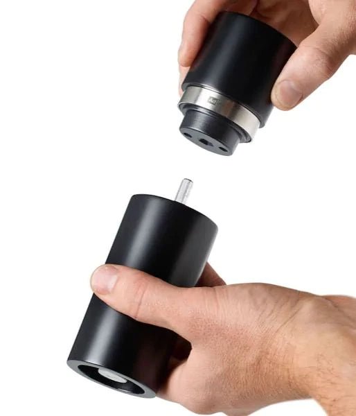 AdHoc - MP430 - Adhoc 'Set Pfeffer - und Salzmühle Textura' Buchenholz lackiert blue&light