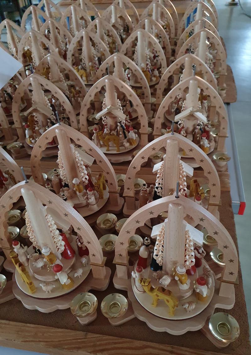 RGL - 16032 - Glässer Volkskunst 'Pyramide Christi Geburt' 27cm