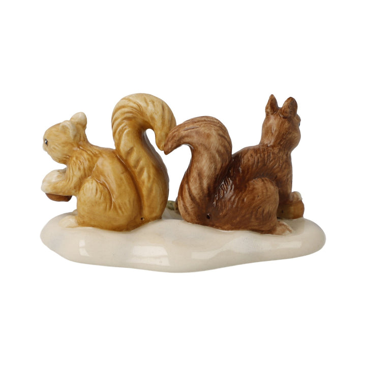 Goebel Weihnachten Winterwald Figur 'Eichhörnchen auf Futtersuche' 2023-66704481