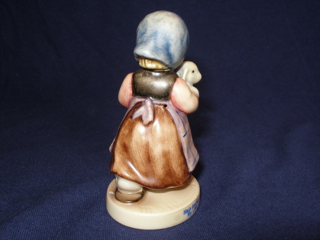 01 - 661 - 01 - 6 - Hummel Figur Mein kleines Lamm Hum 661 8cm