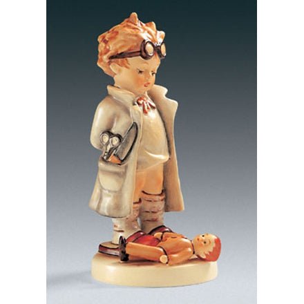 01 - 127 - 01 - 8 - Hummel Figur Puppendoktor 12cm hoch Hum 127