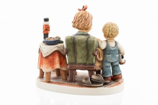 02 - 392 - 00 - 1 - Hummel Figur Weihnachten steht vor der Tür 14cm Hum 2392