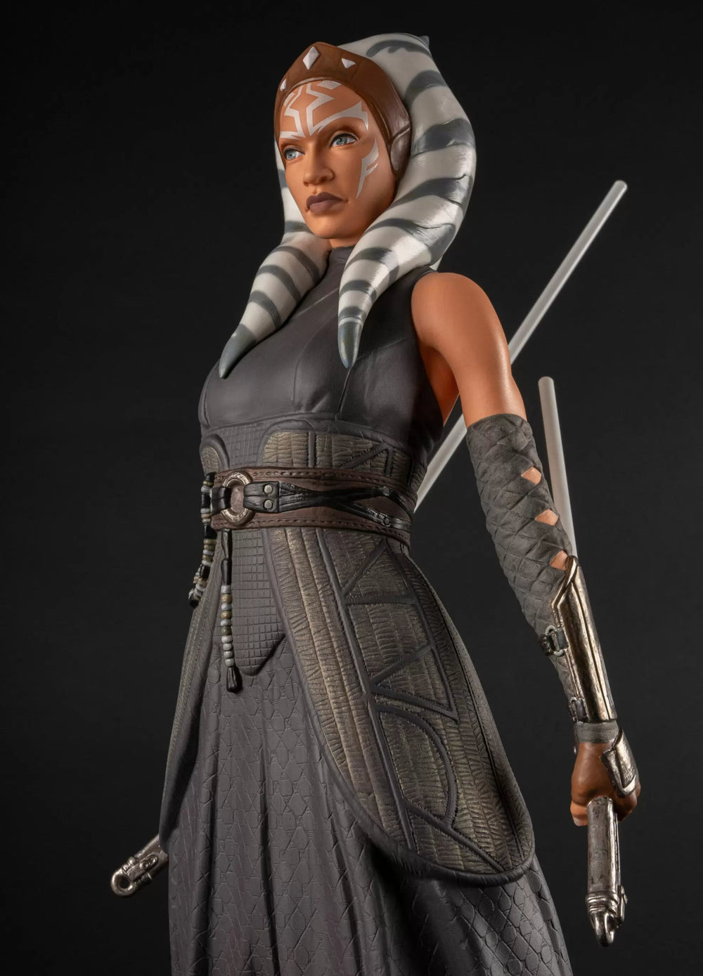 LLADRO® - 'AHSOKA TANO (Star Wars Collection by Lladro) - Base Included' 01009420-010-09420