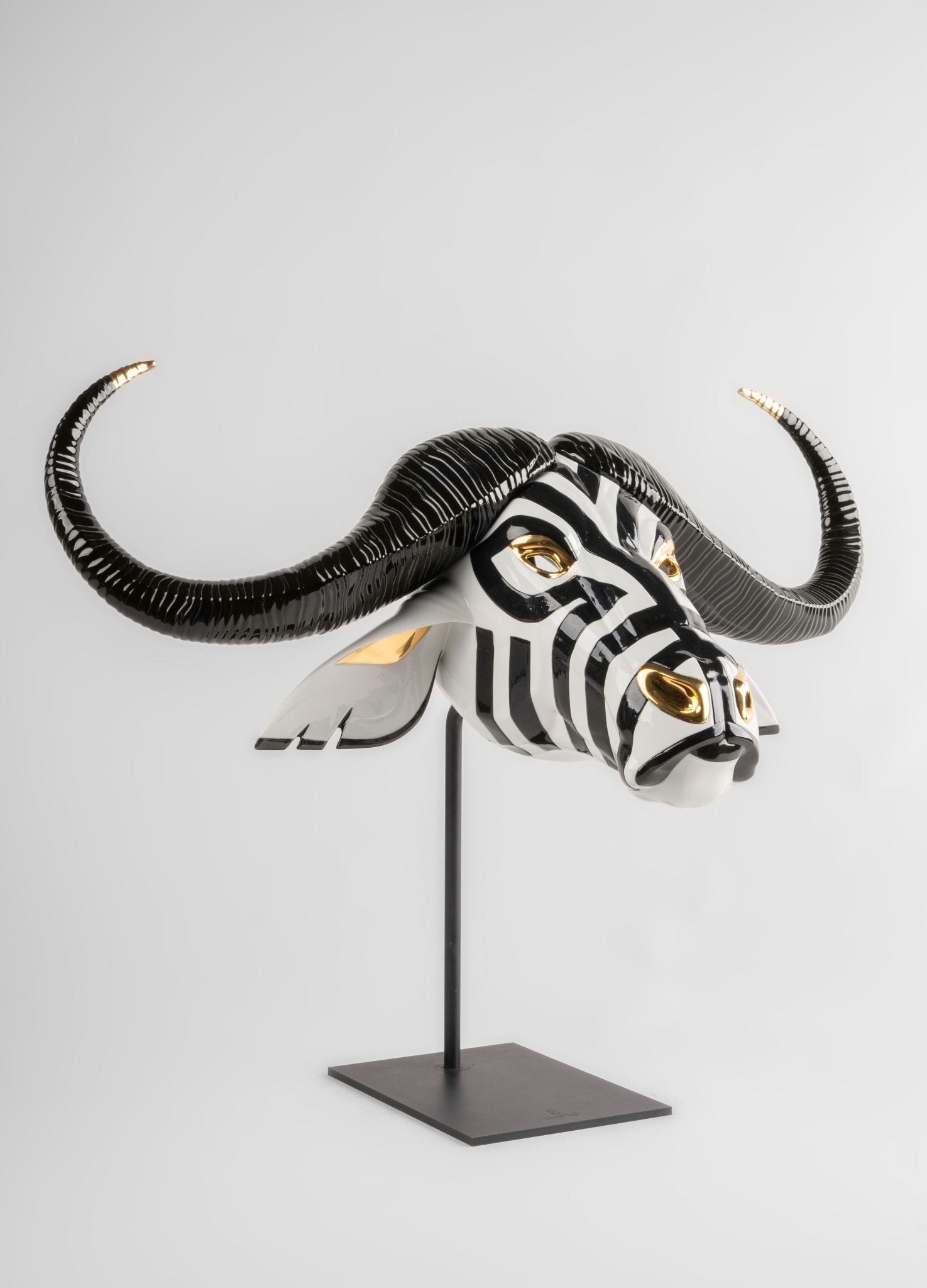 010 - 09594 - LLADRO® Figur »Buffalo mask (black - gold) Sculpture 64cm breit« 01009594