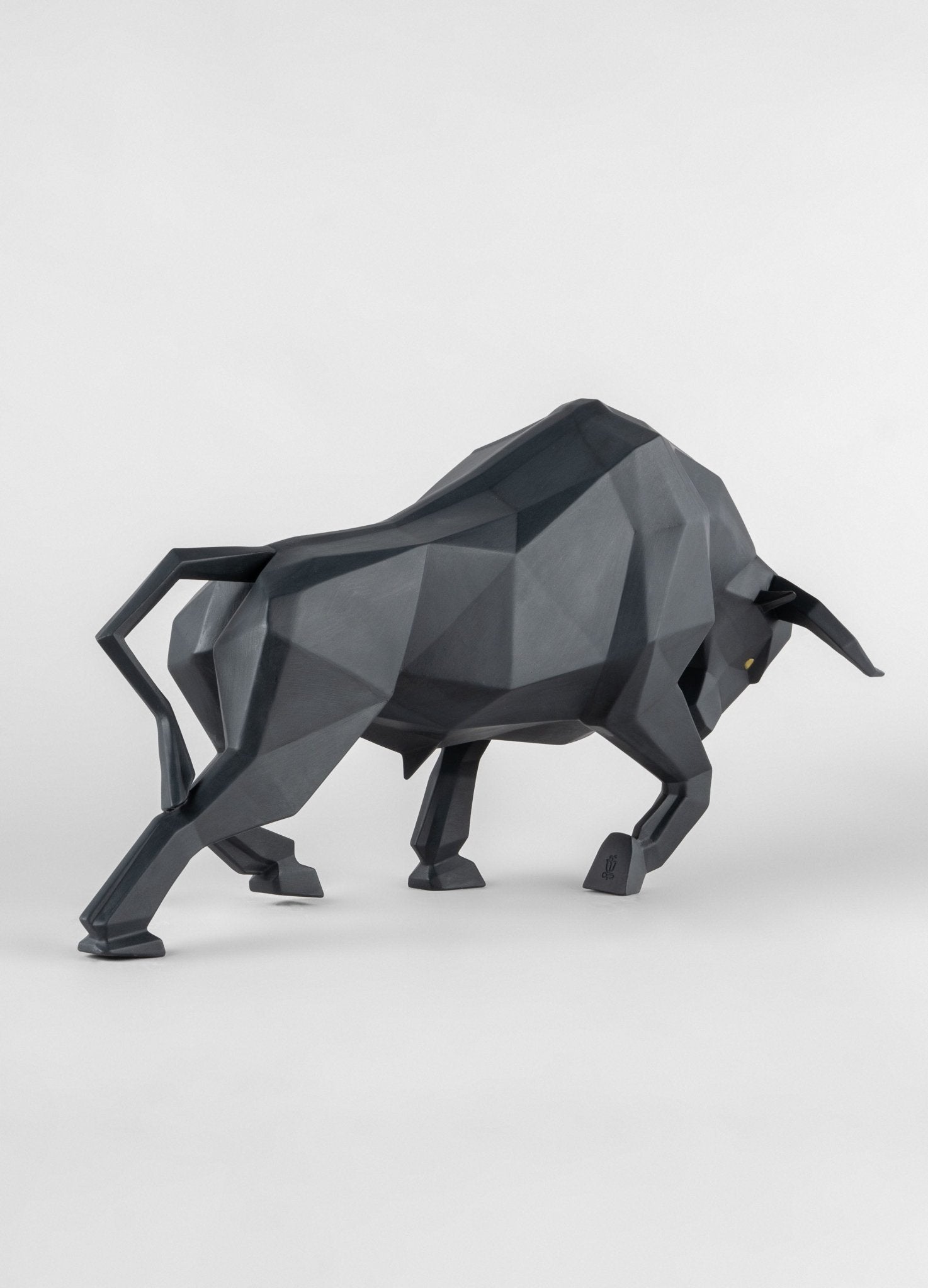 010 - 09593 - LLADRO® Figur »Bull (matte black) Sculpture - Stier (mattschwarz) 50cm lang « 01009593