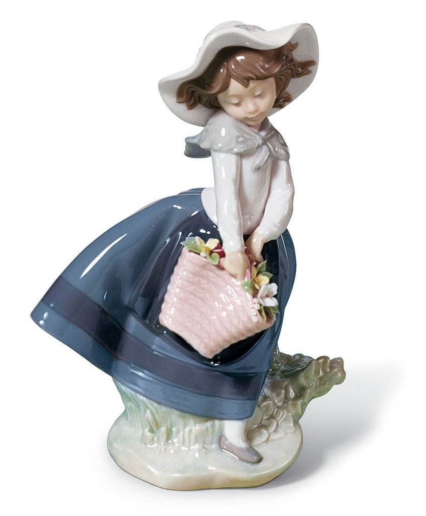 010 - 05222 - LLADRO® Figur »Kleines Mädchen mit Korbtasche« 01005222