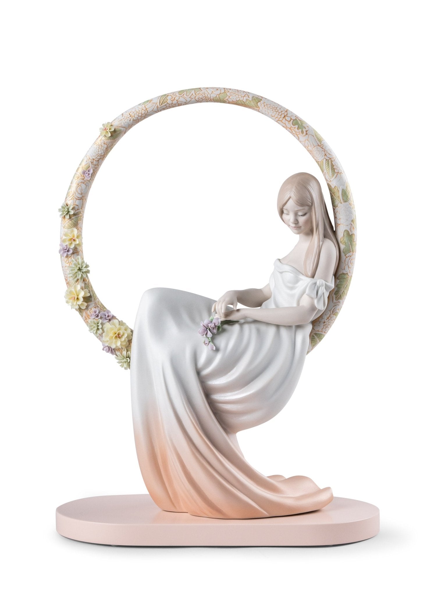 010 - 09537 - LLADRO® - 'In her thoughts - Base included' 2021 01009537