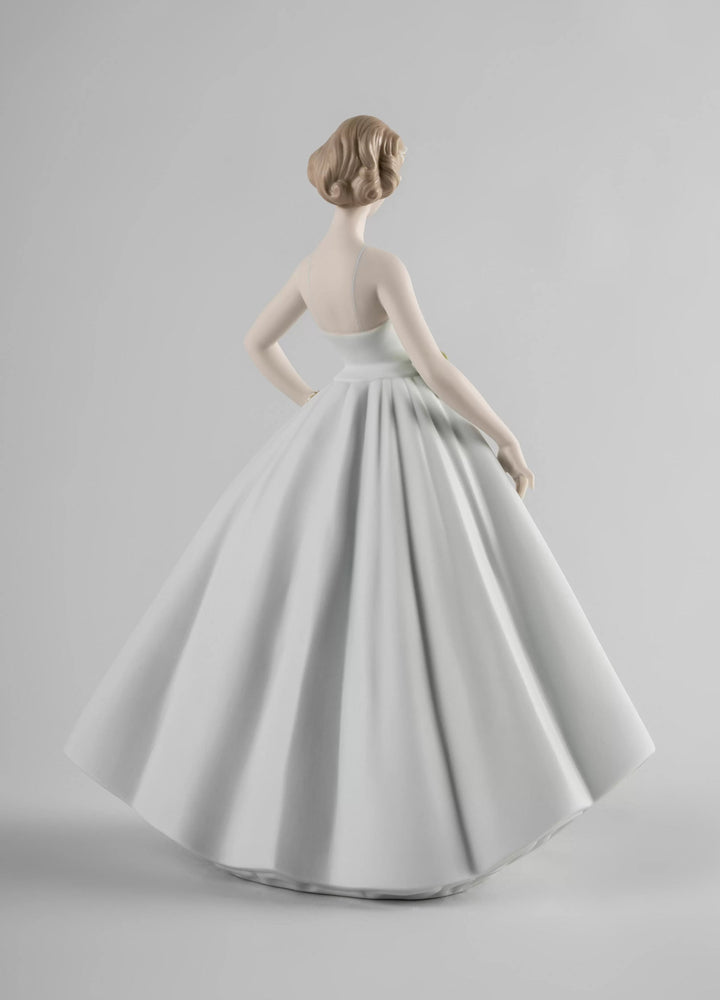 010 - 09567 - LLADRO® - 'Mein Lieblingskleid - My favourite gown - 34 x 26 x 15 cm' 2022 01009567