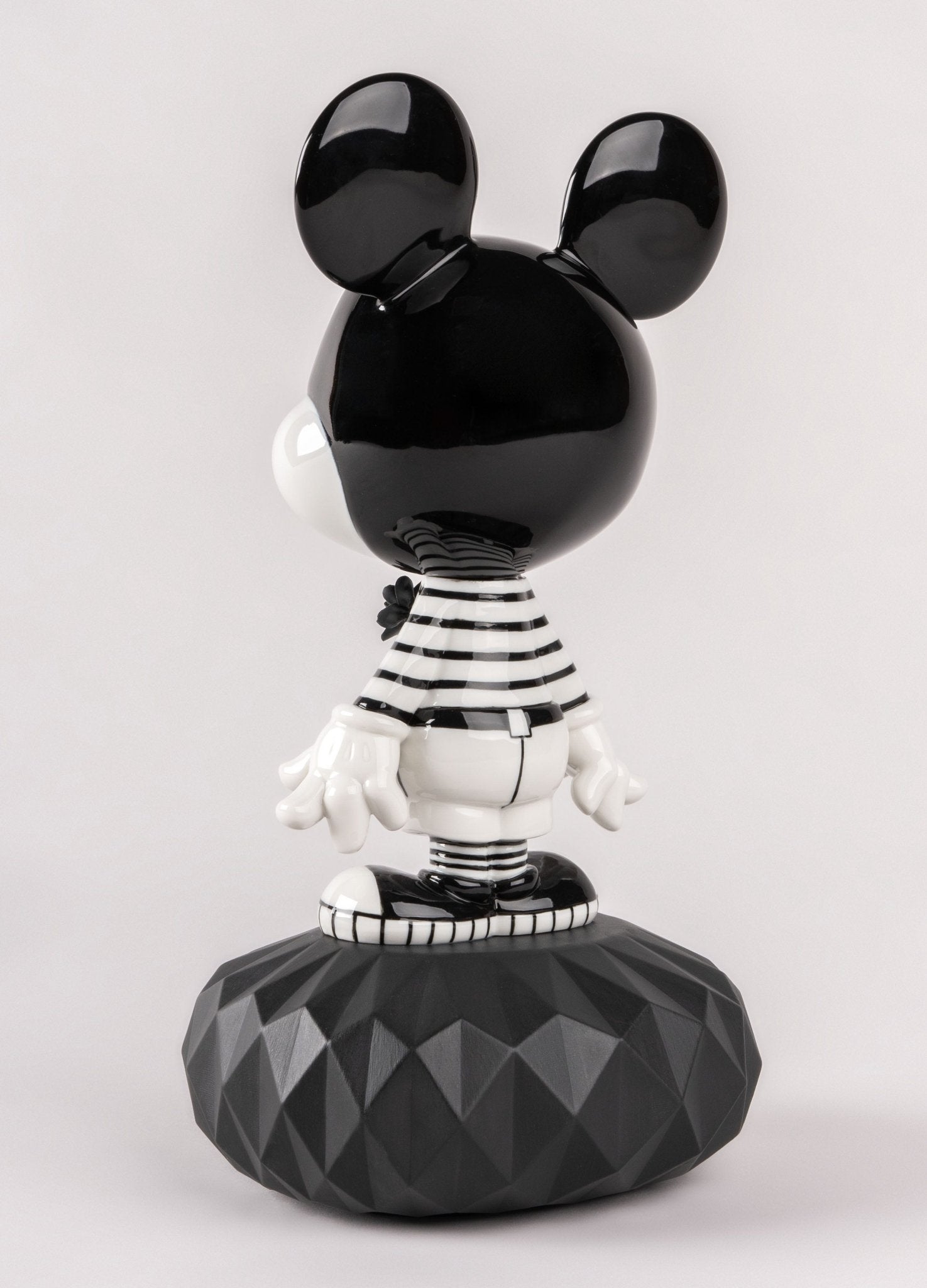 010 - 09601 - LLADRO® - 'Mickey in black and white Sculpture - 31cm' 01009601